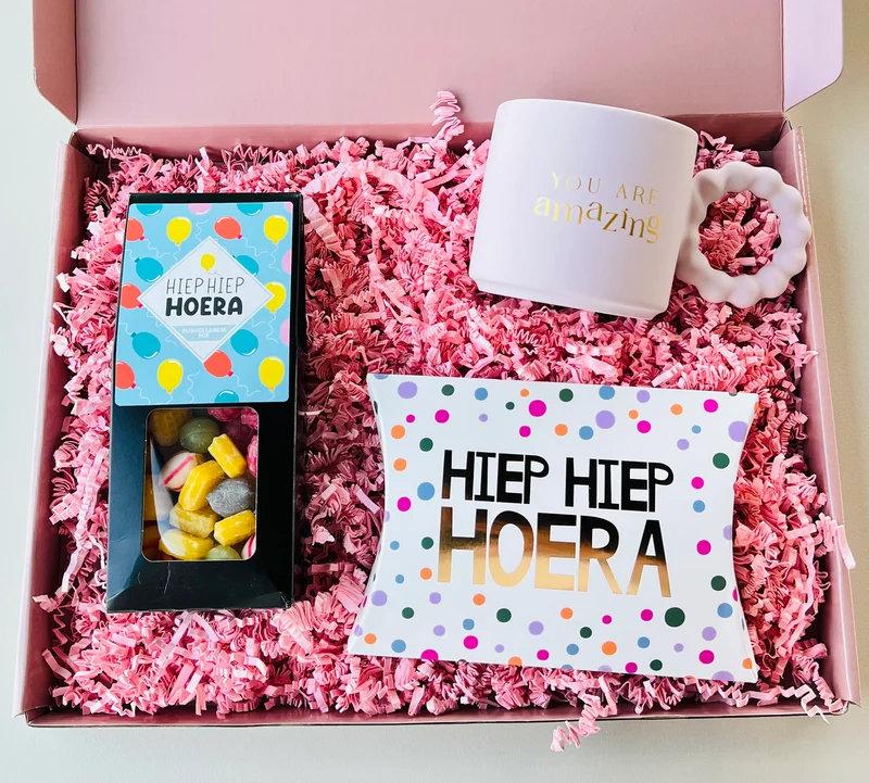 Geslaagd Cadeaubox – You Are Amazing | Origineel Diploma Cadeau