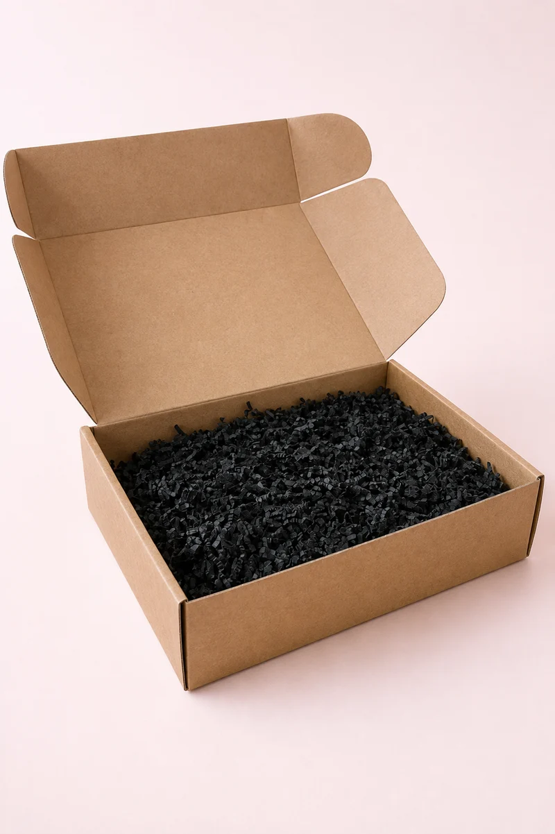 Bruine cadeaubox met zwarte vulling