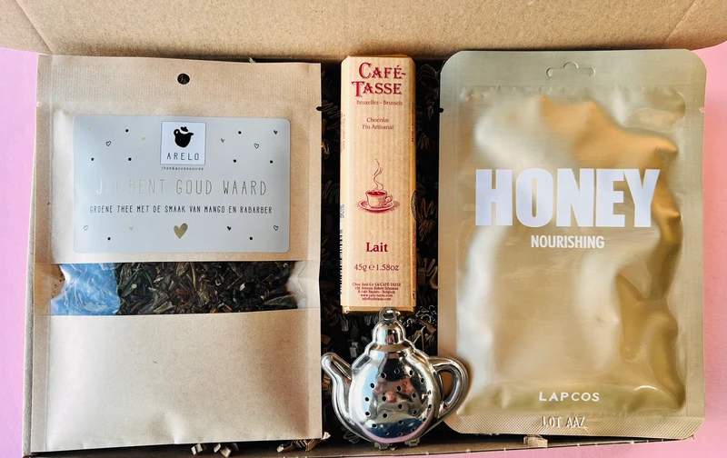 Brievenbus Cadeau Jij Bent Goud Waard – Cadeau met Thee & Chocolade