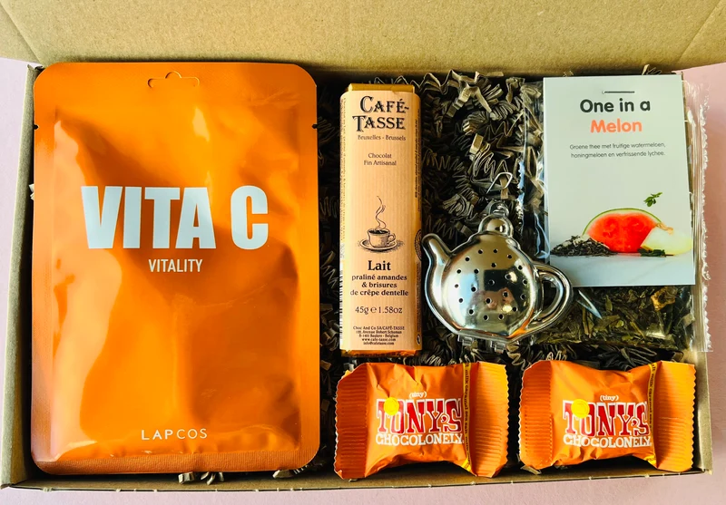 Brievenbus Cadeau “One in a Melon” – Thee, Chocolade & Verwenmoment