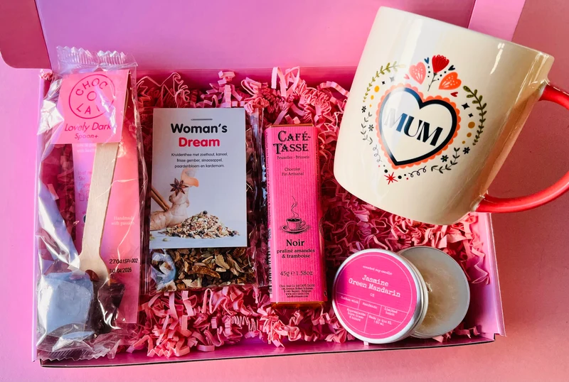Moederdag cadeau – luxe cadeaubox voor mama met thee & kaars 💛