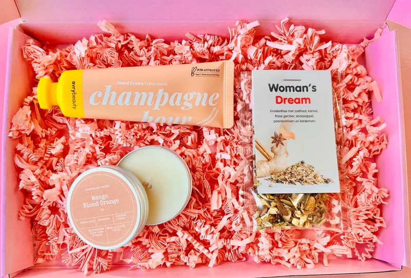 Brievenbus Cadeau – Klein Gebaar met Handcrème, Geurkaars & Thee