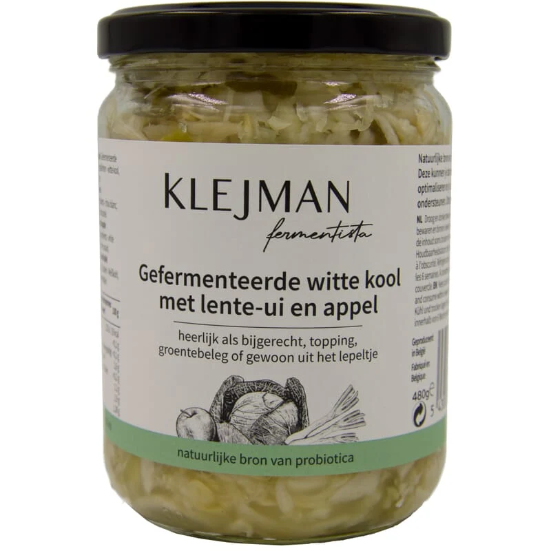 Witte kimchi met lente ui en appel