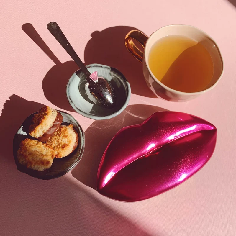 Pink Lips tin | Bisous, Bisous