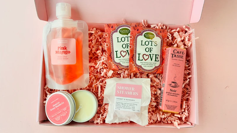 Moederdag Brievenbus Cadeau – Luxe Verwenpakket met Pink Mango & Geurkaars
