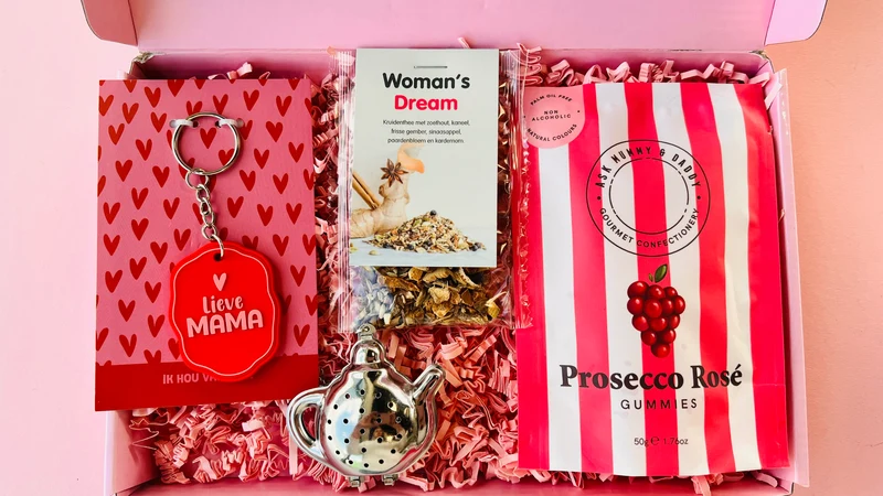 Moederdag Brievenbus Cadeau – Sleutelhanger Lieve Mama & Thee Verwenpakket