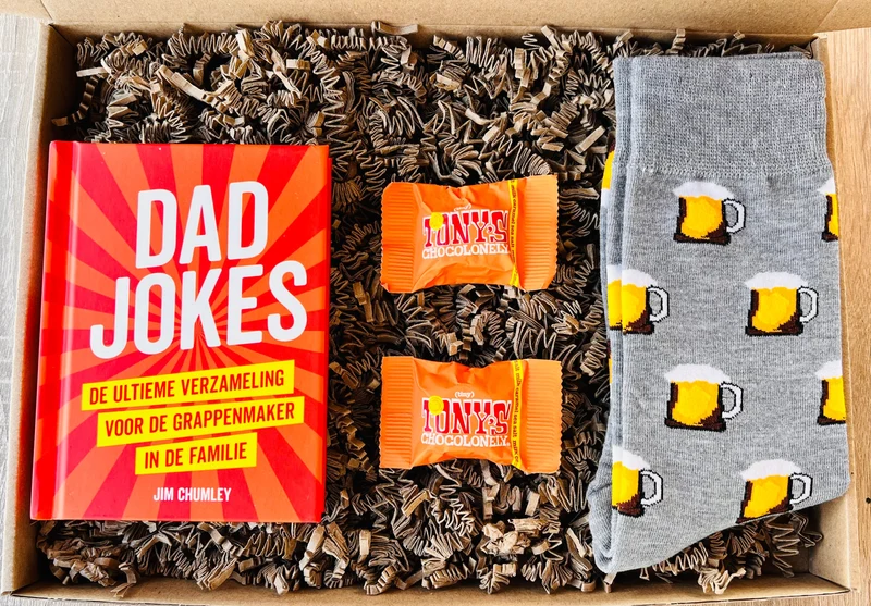 Dad Jokes Box | Origineel Vaderdag Brievenbus Cadeau met Bier Sokken