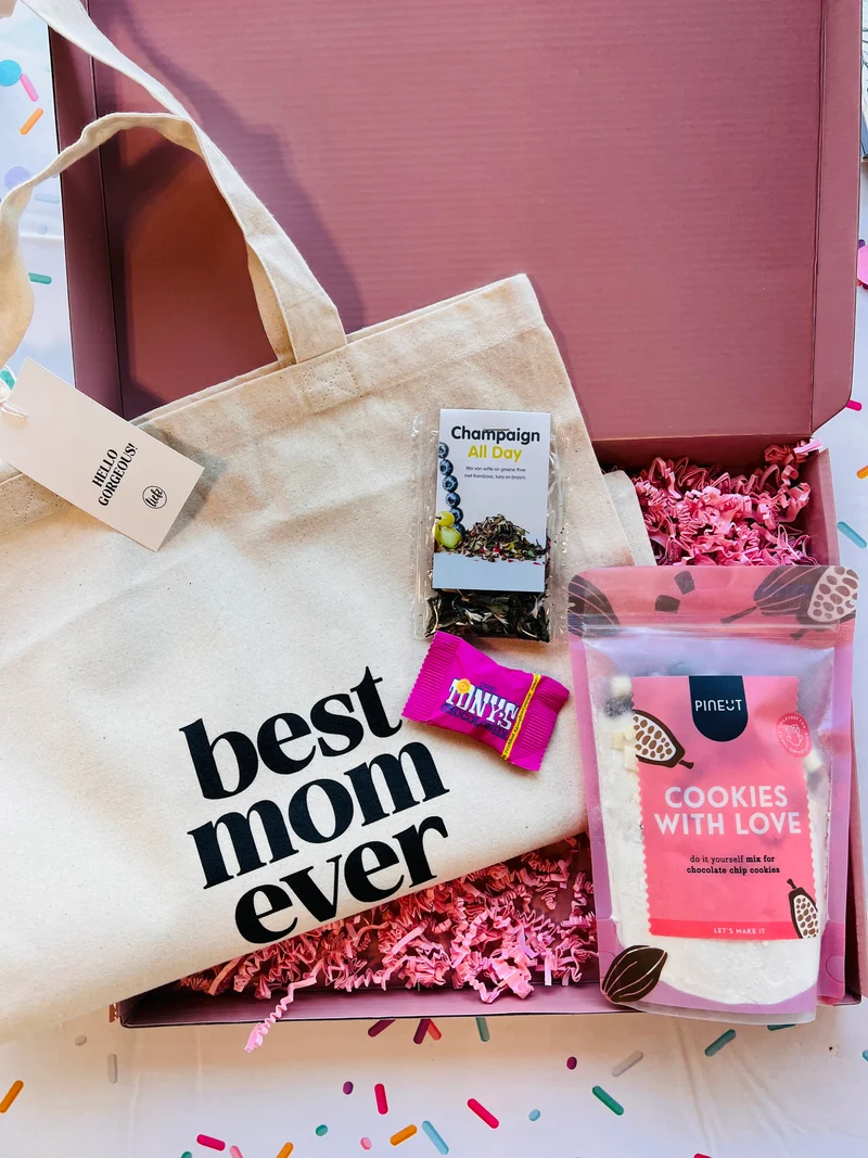 Moederdag cadeau – cadeaubox voor mama met chocolade & thee 💛