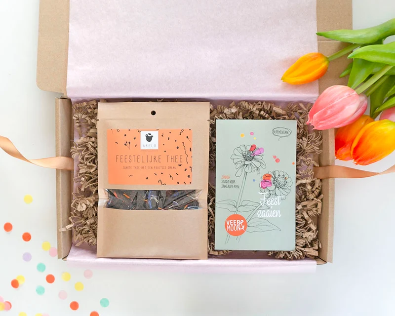 Brievenbuscadeau - Verjaardagscadeau Voor Haar - Thee & Bloemen