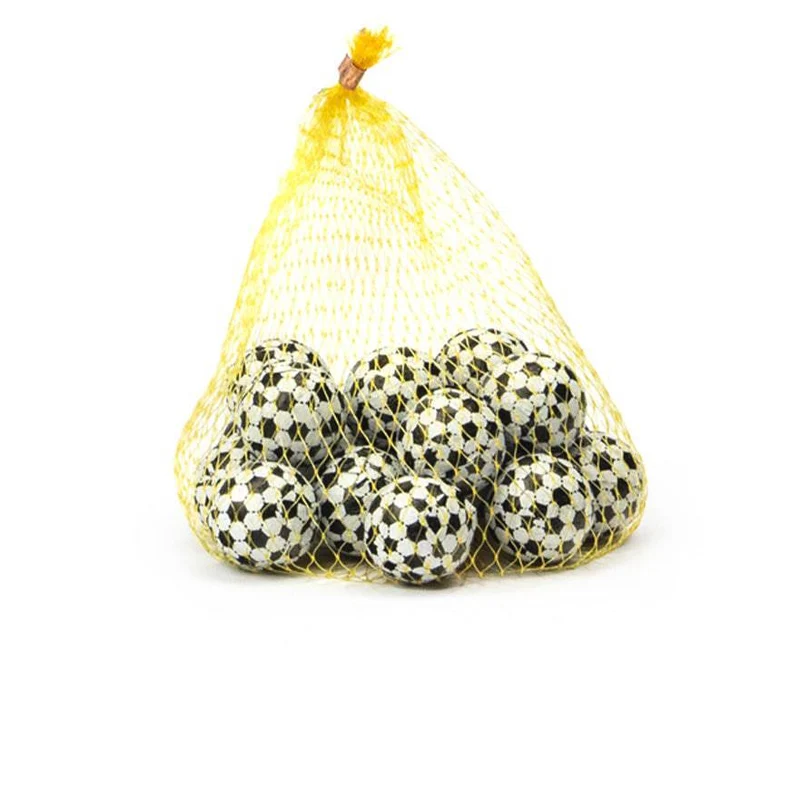 Chocolade voetballen in netje