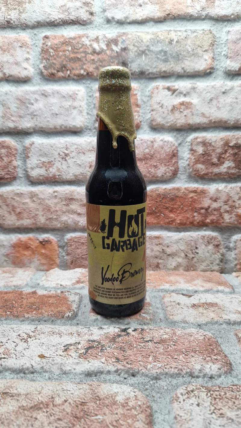 Voodoo Brewing Company Hot Garbage Aged In Early Times Whiskey (Gold Wax And Glitter, 10.22.19) Stout - 35 CL