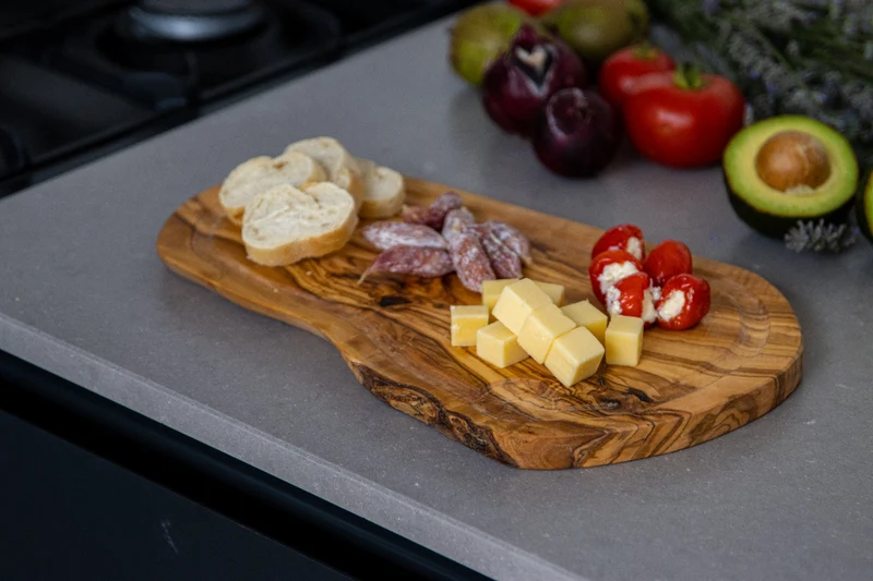 Borrelplank met sapgeul - ovale serveerplank - 45x20cm
